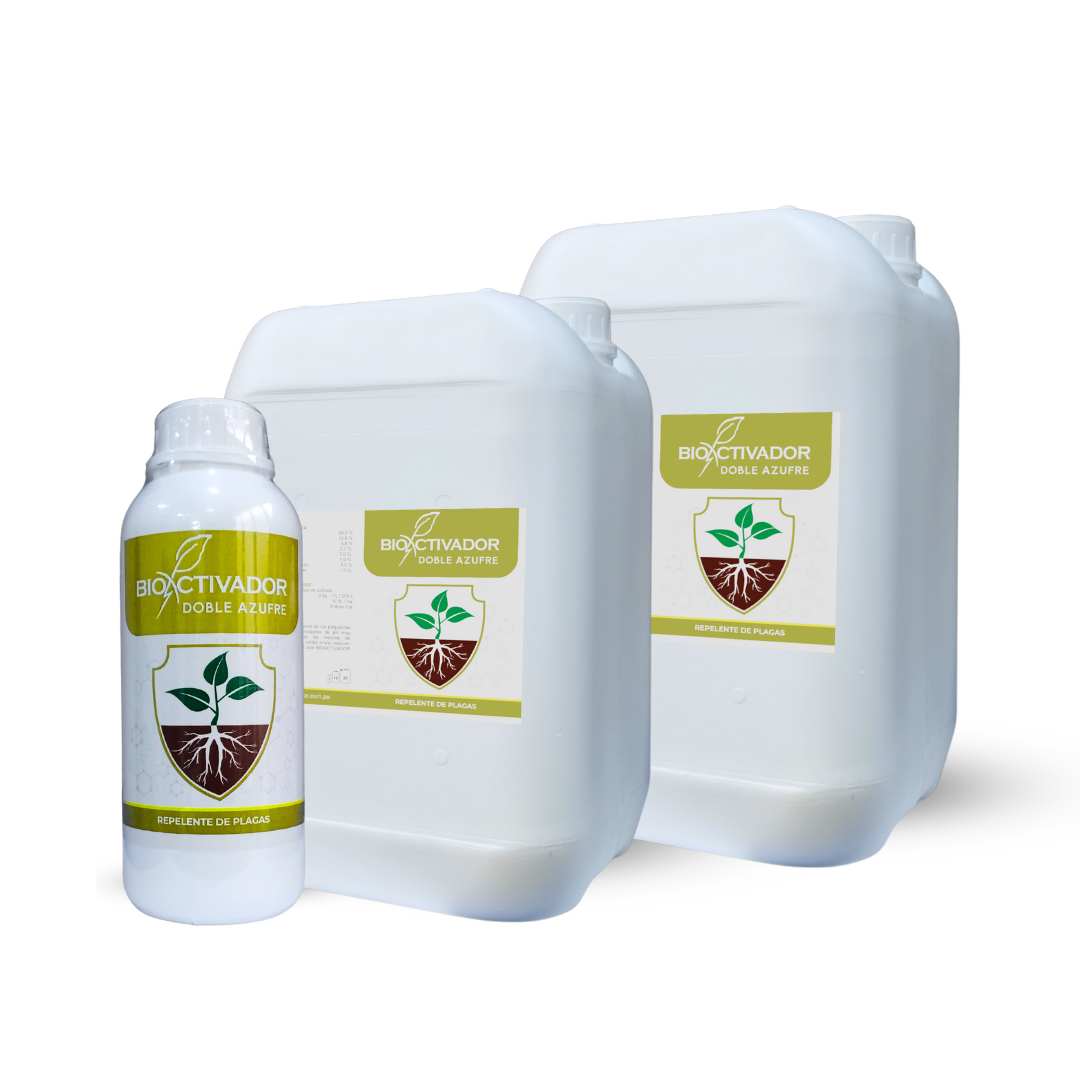 Envases de Doble Azufre, fertilizante y azufre líquido agrícola de Bioactivador diseñado como inductor de defensas y protector contra hongos.