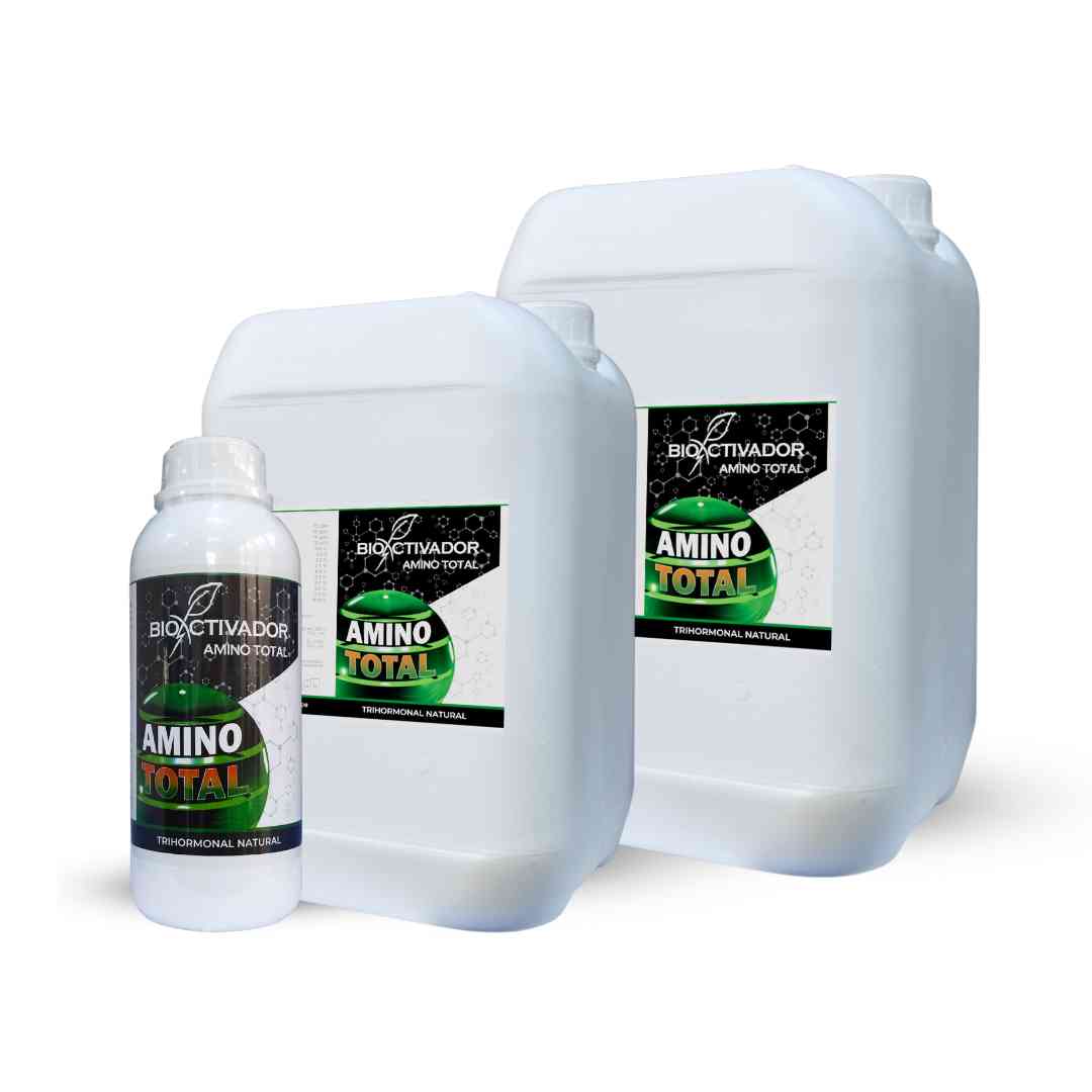 Envases del bioestimulante trihormonal Amino Total con auxinas, citoquininas y giberelinas, ideal para el desarrollo vegetativo de cultivos.
