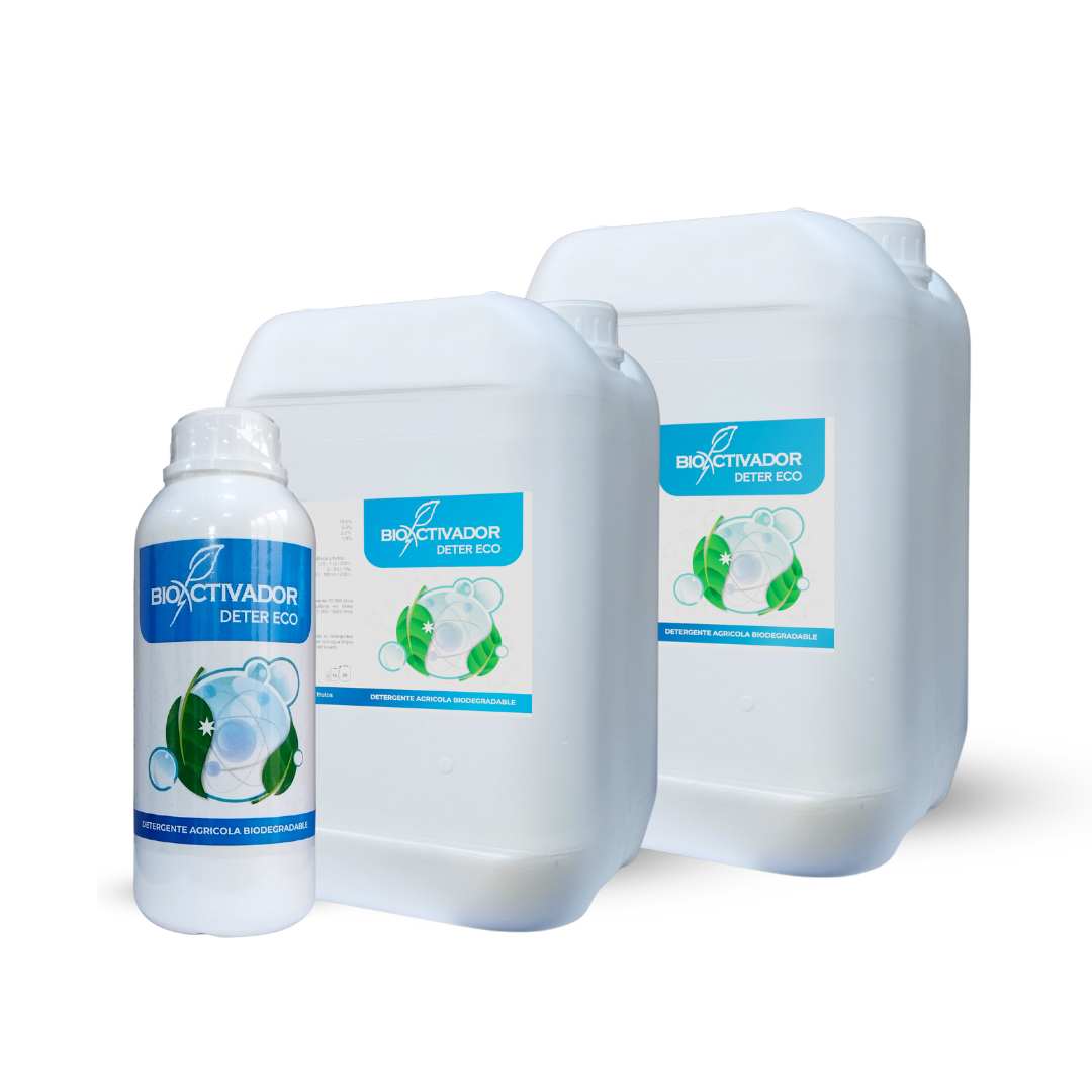 Envases de detergente agrícola (jabón potásico) biodegradable para lavar fumagina en plantas y actuar como insecticida natural.