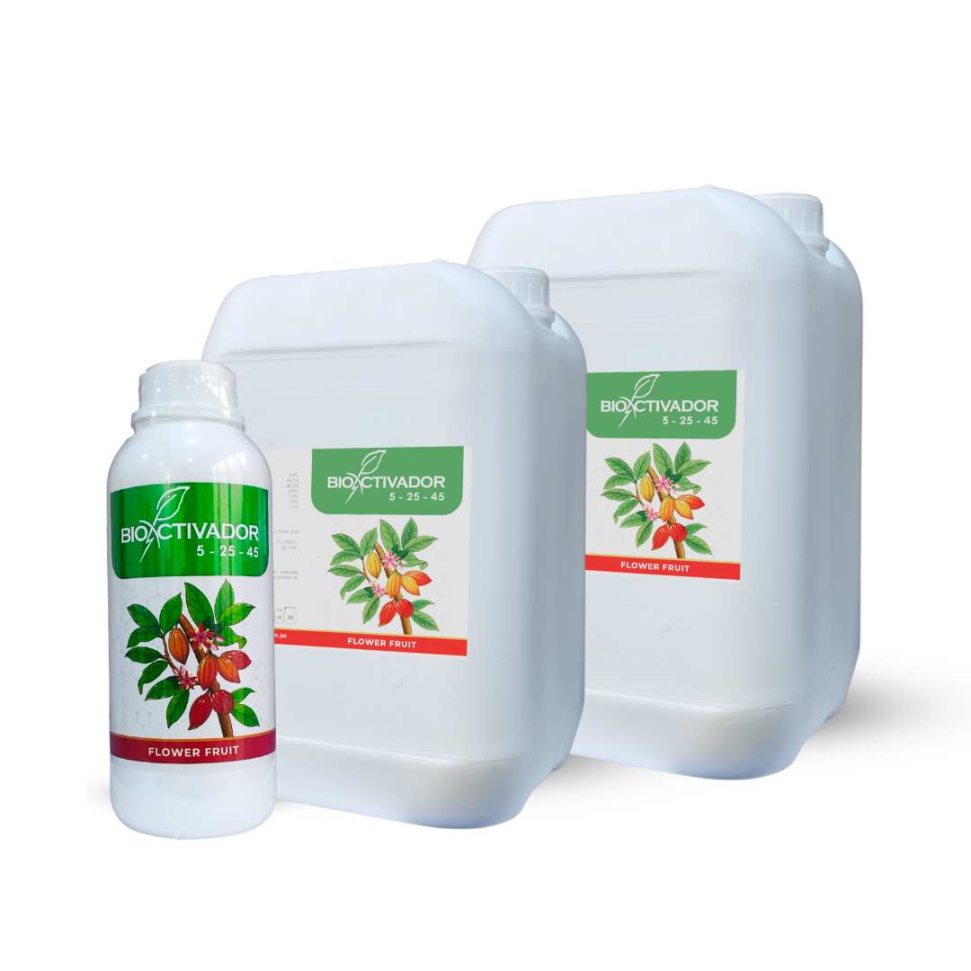 Envases de Flower Fruit 5-25-45, fertilizante rico en fósforo y potasio diseñado para el amarre de frutos, llenado y desarrollo continuo del cultivo.