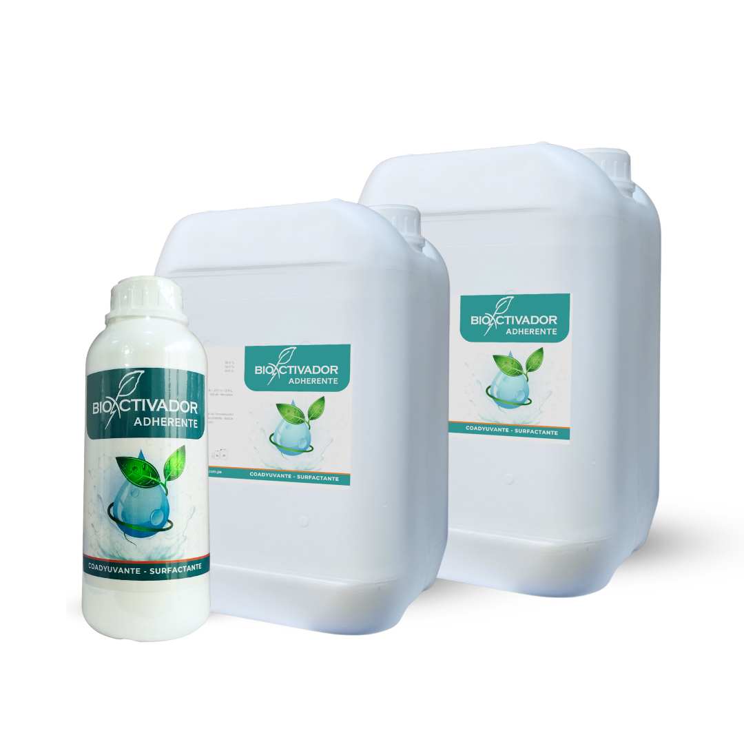 Envases del adherente agrícola de Bioactivador, un coadyuvante surfactante y pegante diseñado para optimizar las aplicaciones al fumigar.