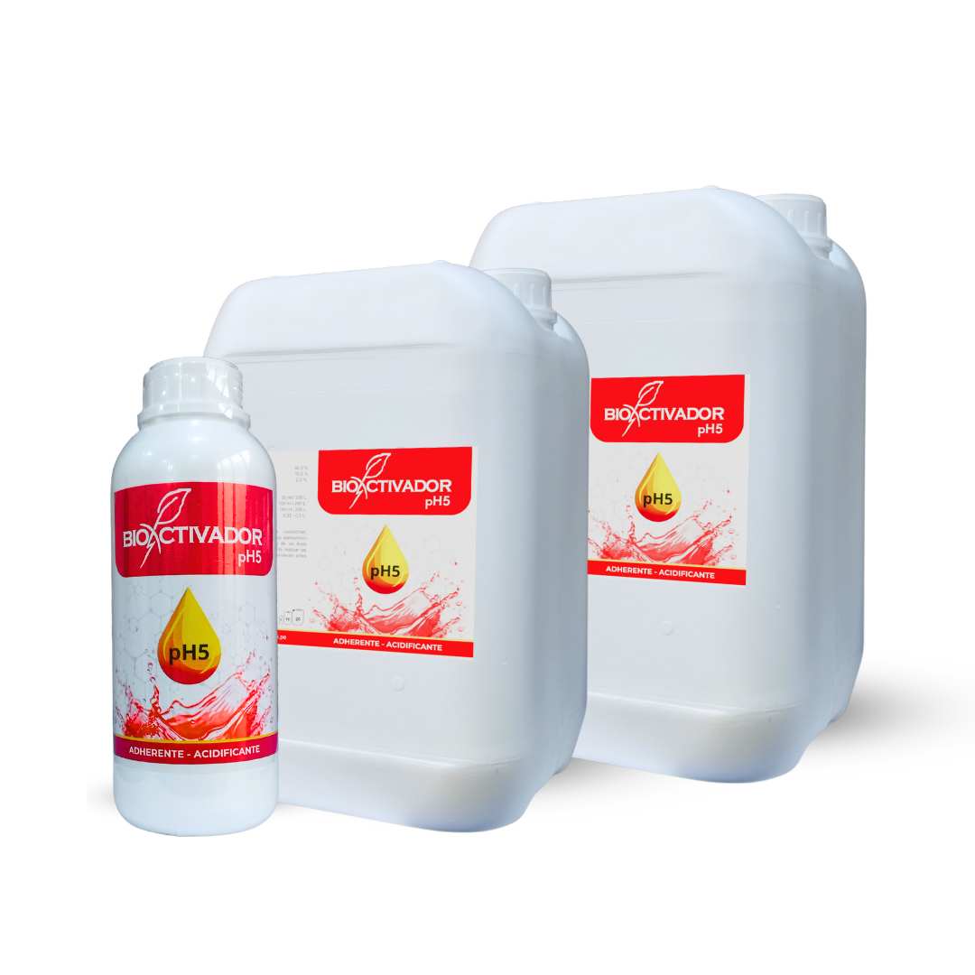 Envases de pH5, el regulador de pH agrícola multifunción de Bioactivador que actúa como acidificante, adherente, surfactante y penetrante.